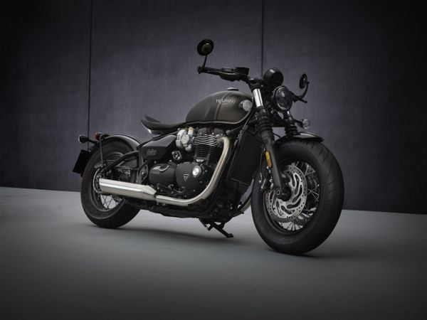 Triumph launches new version of Bonneville Bobber, price Rs 11.75 lakhs