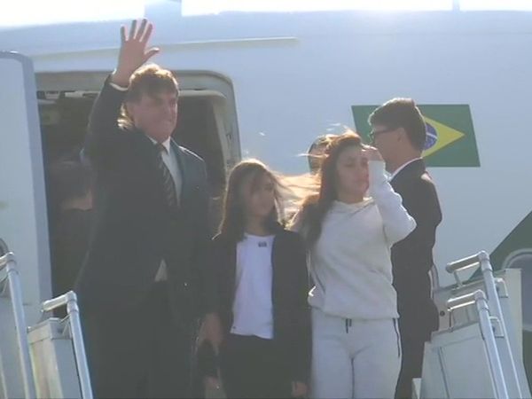 Brazil president Jair Messias Bolsonaro reaches Delhi for Republic Day, गणतंत्र दिवस : 4 दिनों की यात्रा पर दिल्ली पहुंचे ब्राजील के राष्ट्रपति बोलसोनारो