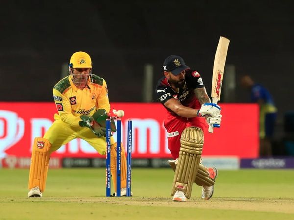 virat kohli clean bowled by moeen ali