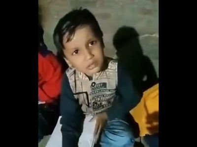 Viral Video: होमवर्क नहीं करने पर बच्चे को मिली ऐसी सजा! मासूम की मासूमियत  दिल जीत लेगा, Boy Funny Video Little Boy Scared from injection funny video  goes viral in hindi