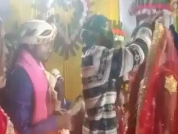 Boyfriend puts sindoor on Bride Maang In front of groom in Uttar Pradesh