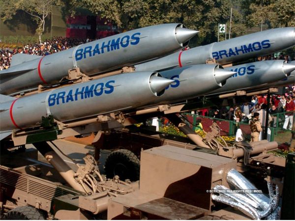 समुद्र में बढ़ेगी भारत की ताकत, 38 ब्रह्मोस मिसाइलों की खरीद की तैयारी में नौसेना
