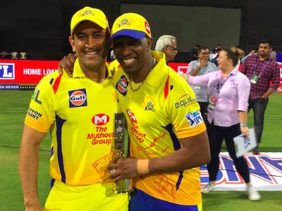 ms dhoni and dwayne bravo ms dhoni and dwayne bravo