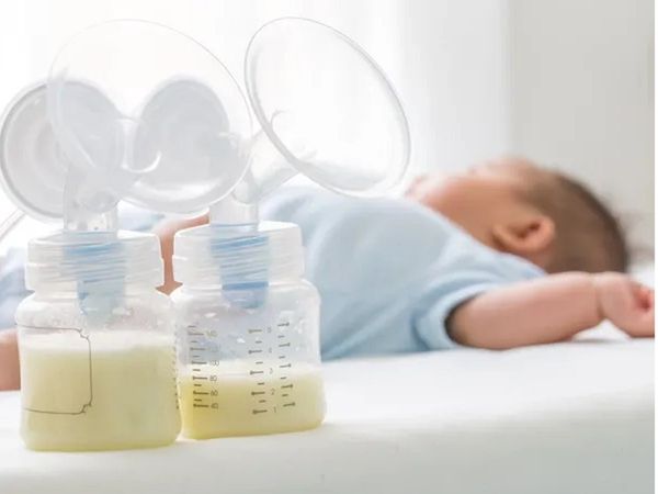 मां और श‍िशु दोनों के लिए जरूरी है स्‍तनपान, इससे वंचित श‍िशुओं की जान जाने का भी होता है जोख‍िम (साभार : iStock Images)