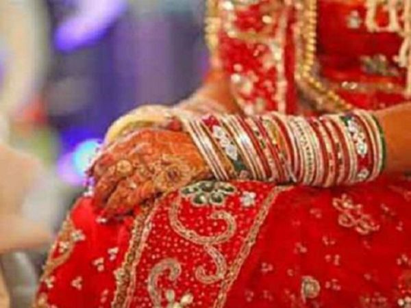 After 17 days of marriage, the man handed over his wife to the lover in Ranchi Jharkhand
