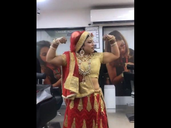 viral video bride doing push ups in lehenga video goes viral 