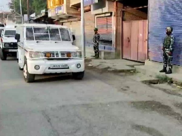 J&K encounter: कश्‍मीर में सुरक्षा बलों ने आतंकी को मार गिराया, AK-47, पिस्‍तौल भी बरामद