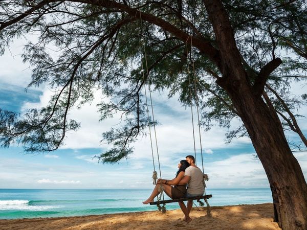 Budget Honeymoon destinations in India, Where to go for honeymoon in India, Honeymoon destinations, budget friendly places, honeymoon, travel, couple, Manali, gulmarg, kutch, ooty, nainital, Darjeeling 