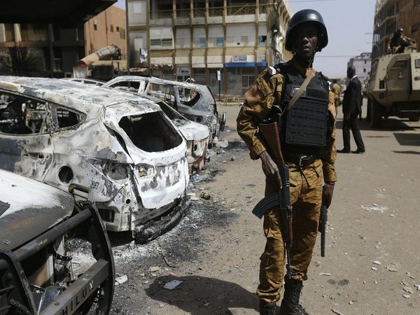 Burkina Faso Gunman Firing: बुर्किनाफासो में खून की बही नदी,100 लोगों को बंदूकधारी ने भून डाला