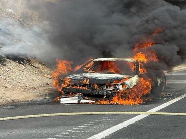 Burning Car Video Old Couple Trapped in Burning car shocking viral video in hindi