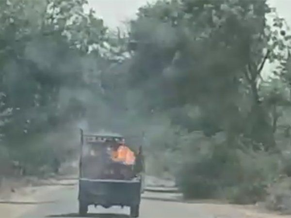 burning pickup vehicle Sawai Madhopur