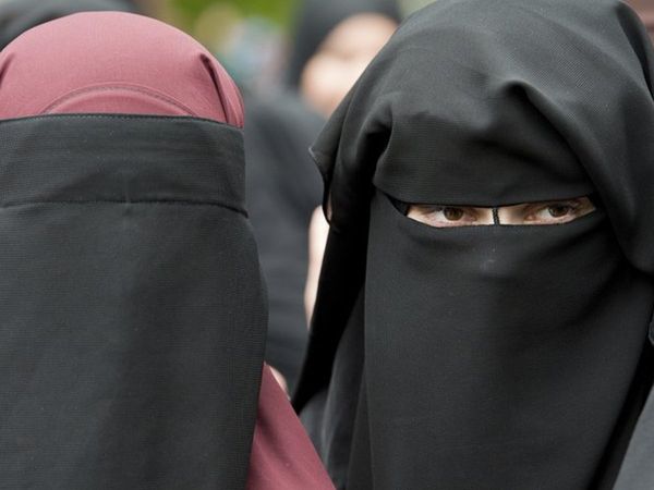Switzerland referendum: People vote to ban full face coverings in public places