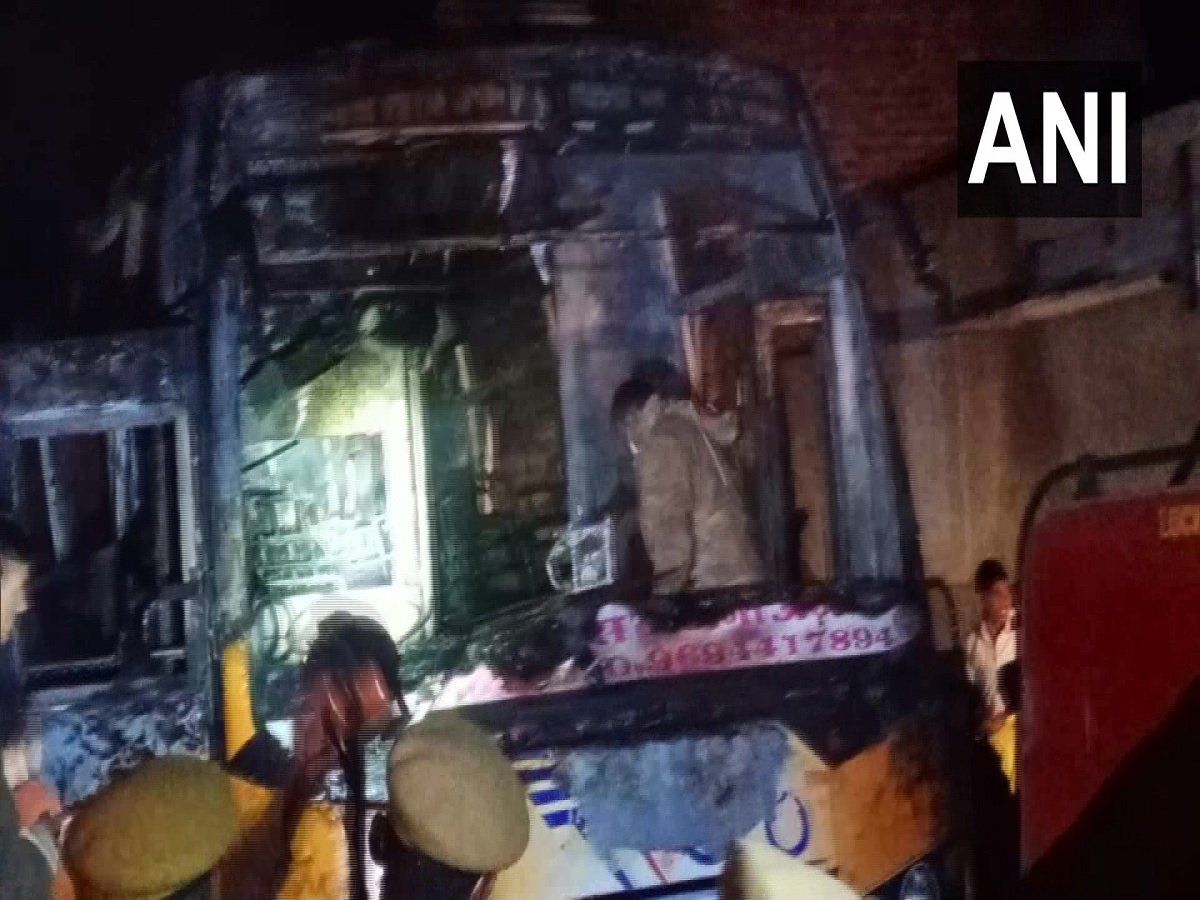 रास्ता भटक कर गांव के बीच पहुंच गई थी बस, फिर अचानक से टच हुआ बिजली का तार तो मच गई चीख पुकार; 6 की मौत