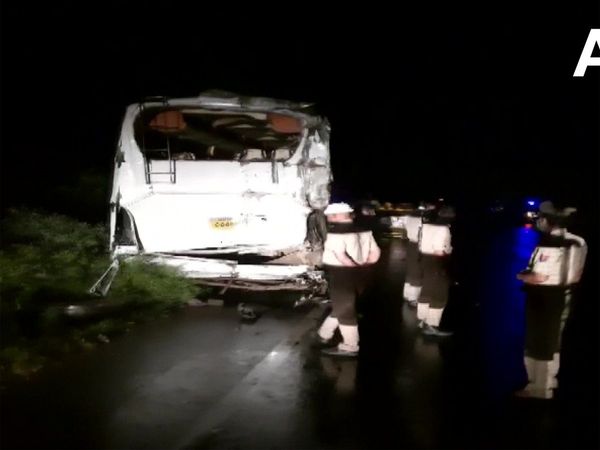 Seven person died in UP's Sambhal after two private buses collided 