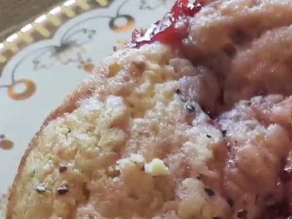 Strawberry Mawa Cake Recipe