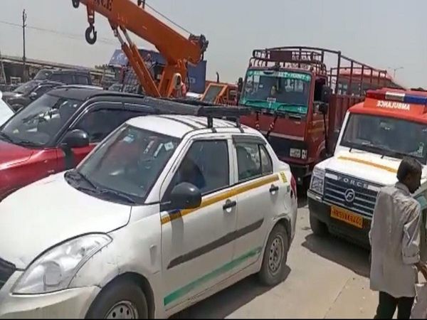 Heavy traffic Jam at luharli toll plaza 