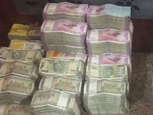 IT Sleuths Raid Ex-IPS Officer’s Noida Premises, Find Cash Worth Crores in 650 Lockers