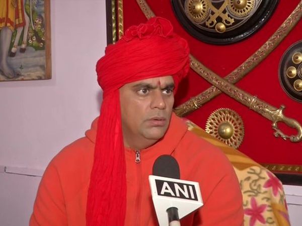 Godse & Savarkar Row : Swami Chakrapani claims Rahul Gandhi is homosexual,सावरकर-गोडसे विवाद : स्वामी चक्रपाणि बोले-'हमने सुना है कि राहुल गांधी होमोसेक्सुअल हैं'