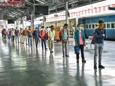 Lucknow: 2 municipal employees removed for spraying disinfectant on migrant labourers Lucknow: 2 municipal employees removed for spraying disinfectant on migrant labourers