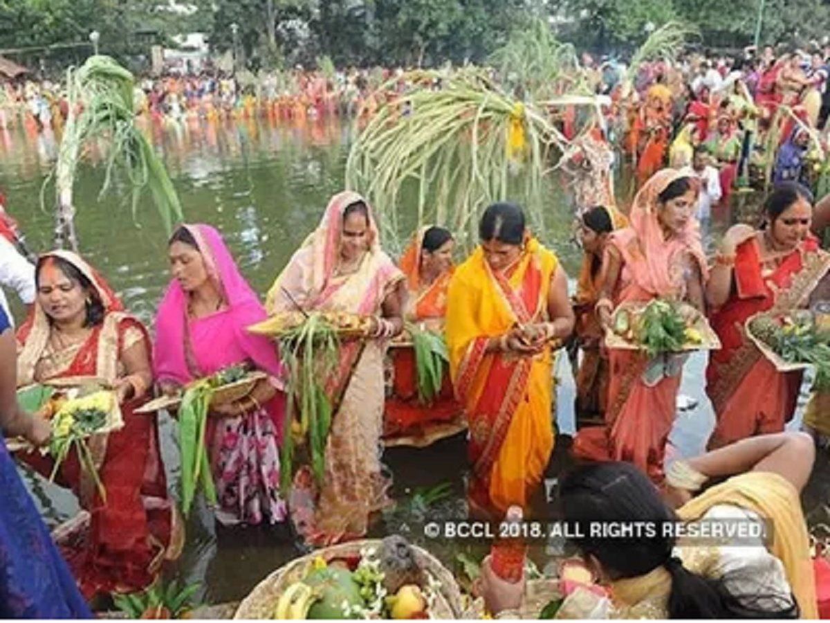 Delhi: कोविड के फिर पांव पसारने का डर, सार्वजनिक स्थलों पर छठ पूजा नहीं कर पाएंगे दिल्लीवासी