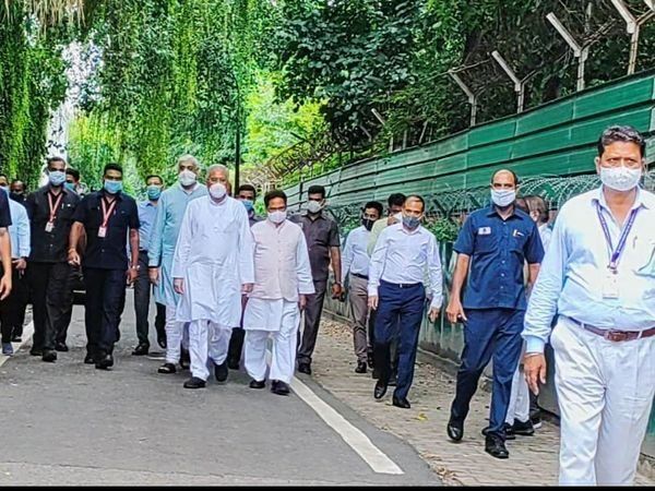 T.S. Singh Deo with congress leaders