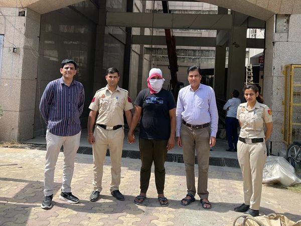 Farhan Khan arrested for cheating girls in the name of marriage, used to contact through marriage site