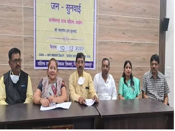 'पार्टनर्स से अलगाव के बाद लड़कियां दर्ज कराती हैं रेप के 'पार्टनर्स से अलगाव के बाद लड़कियां दर्ज कराती हैं रेप के FIR', महिला आयोग की अध्‍यक्ष का बयानIR', महिला आयोग की अध्‍यक्ष का बयान