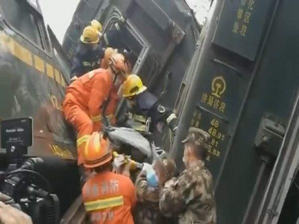 Bullet Train Derails in China Driver killed seven passengers injured 