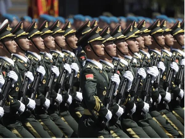 चीन के पास दुनिया में सबसे बड़ी सैन्‍य ताकत, जानिये किस नंबर पर है भारत