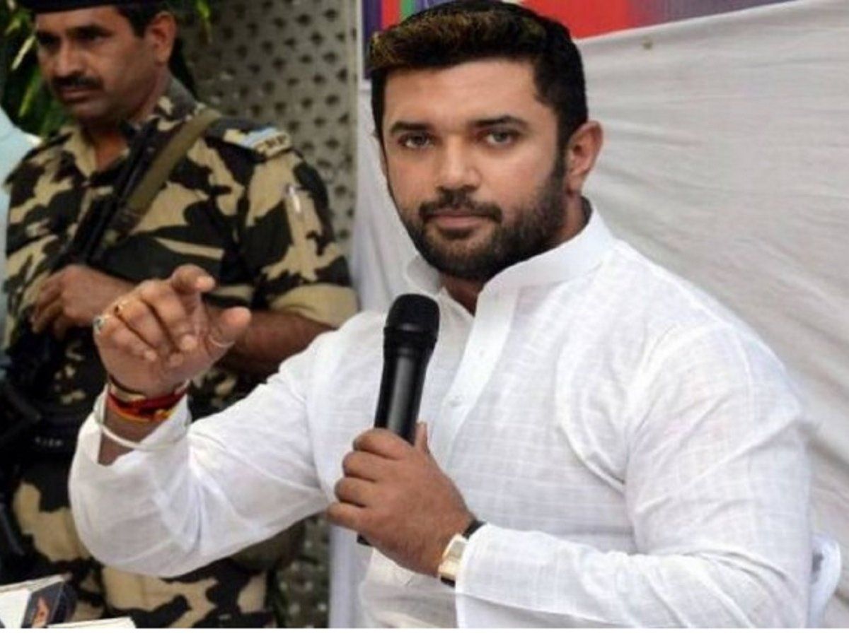 क्या पिता की तरह 'सियासत के मौसम वैज्ञानिक' बन पाएंगे चिराग पासवान?