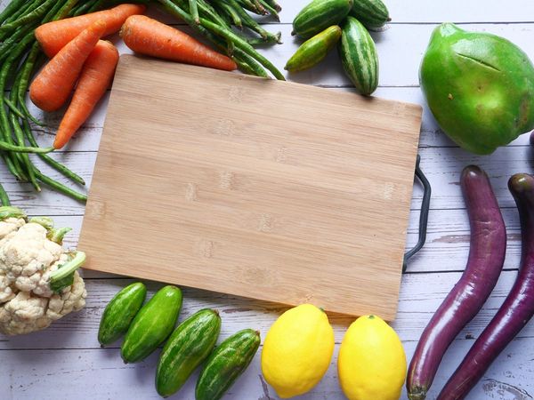 How to buy chopping board, how to buy a cutting board, how to buy a good cutting board, how to buy a perfect cutting board, how to buy right cutting board, how to buy best cutting board, चॉपिंग बोर्ड कैसे खरीदें, कटिंग बोर्ड कैसे खरीदें, सही चॉपिंग बोर्ड 