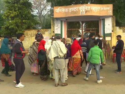 UP Election 2022 first phase voting continue in 58 seats in west UP malfunctioning in EVMs UP Election 2022 first phase voting continue in 58 seats in west UP malfunctioning in EVMs