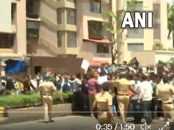  Mumbai : After Narayan Rane controversial statement Shivsena protests 