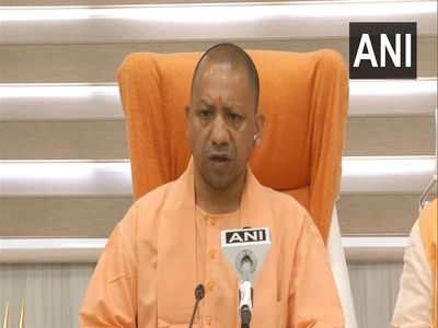 uttar pradesh emergency landing of CM Yogi Adityanath helicopter after bird hit uttar pradesh emergency landing of CM Yogi Adityanath helicopter after bird hit