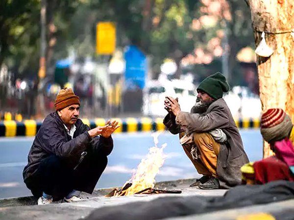 Cold Wave:'ठंड' का सितम बरस रहा हिमाचल से लेकर यूपी, एमपी और दिल्ली तक, शीत लहर जारी, फिलहाल राहत के आसार नहीं