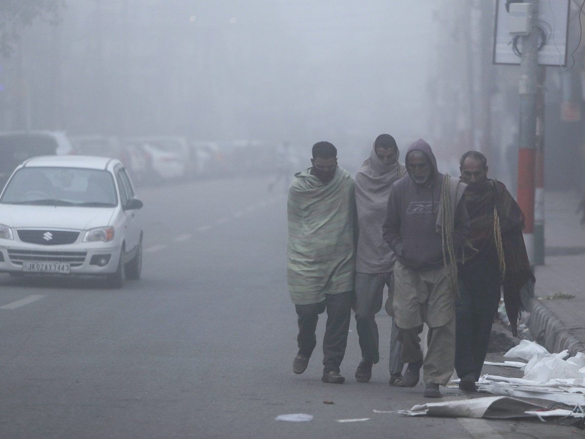 उत्तर भारत में अभी और बढ़ेगी ठंड, 3 से 5 डिग्री गिरेगा तापमान: मौसम विभाग