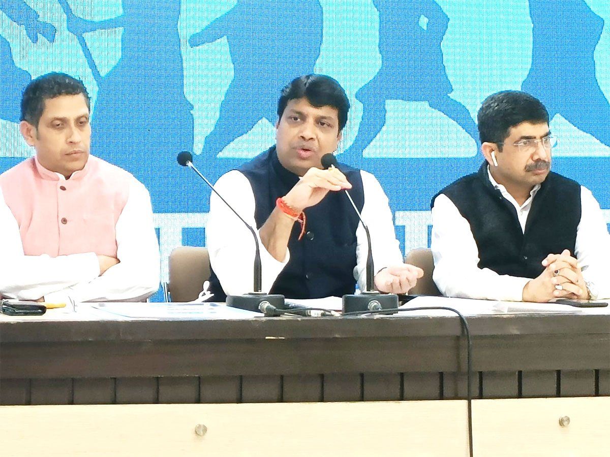 कांग्रेस का फेसबुक पर बड़ा आरोप, कहा-बीजेपी से सांठगांठ करके फेसबुक फैला रहा देश में नफरत जुकरबर्ग को लिखा लेटर