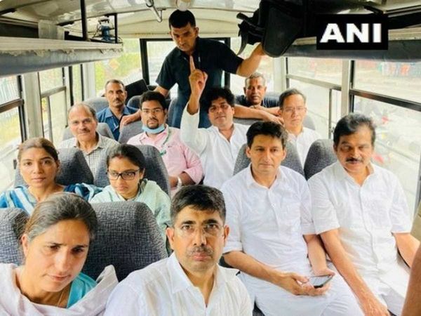 Congress delegation will meet the President today will demand action on the misbehavior of Delhi Police