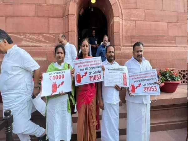 4 Lok Sabha MPs of Congress suspended for the entire monsoon session