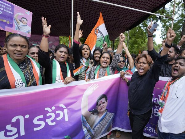 Congress angry over Sonia Gandhi questioning, violent protests at many places, termed ED as idiot