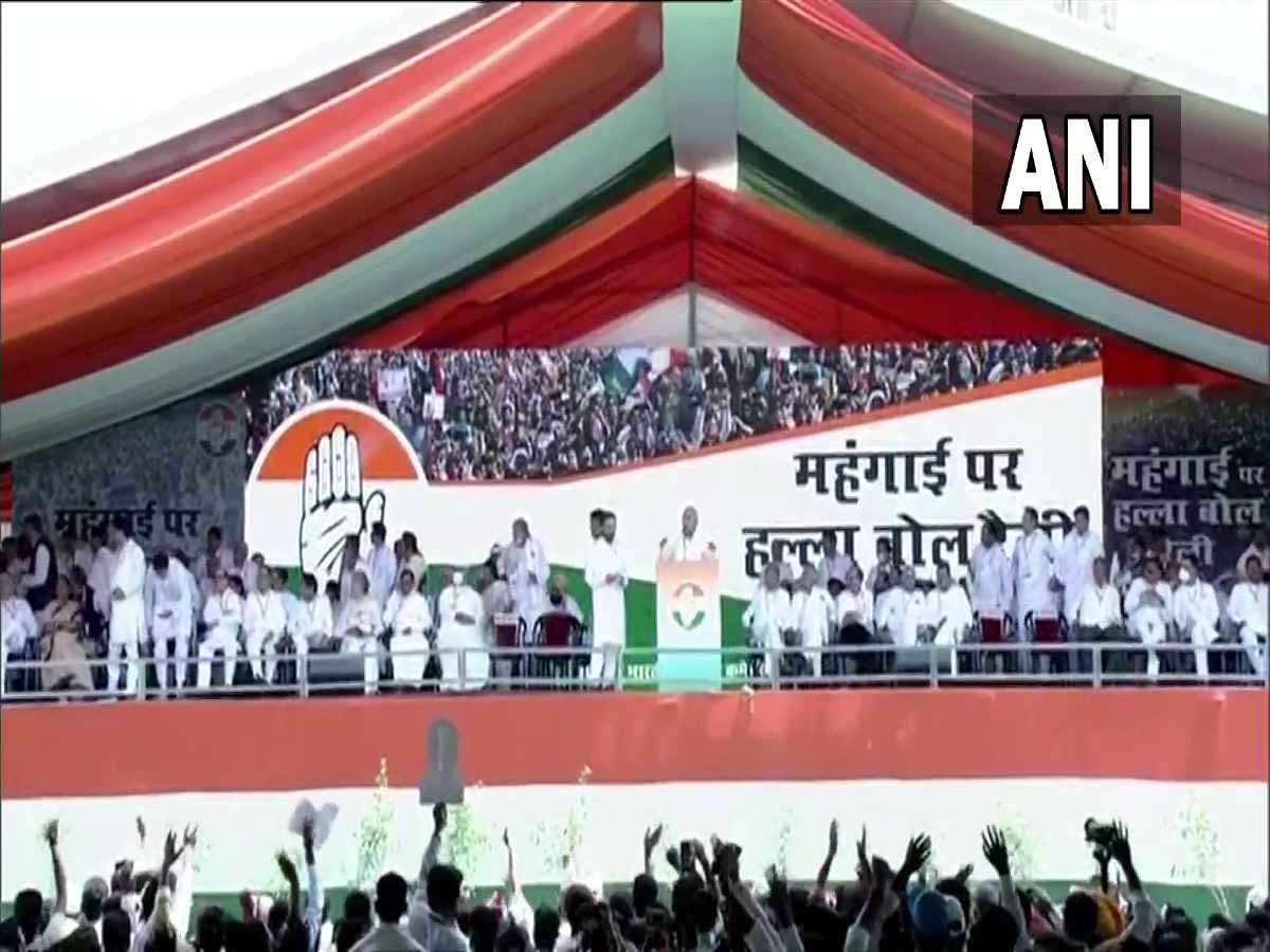 कभी अन्ना आंदोलन ने कांग्रेस की उखाड़ दी थी सत्ता, अब उसी रामलीला मैदान के भरोसे गांधी परिवार