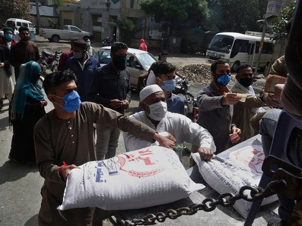 Coronavirus became Kaal for Hindus in Pakistan! Ration is being given only to Muslims