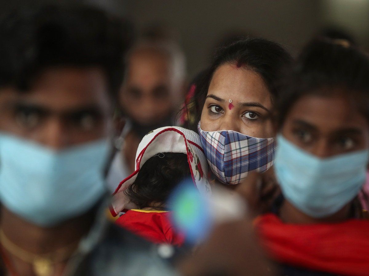 2 करोड़ लोग हो चुके कोरोना से स्वस्थ, सक्रिय मामलों में मामूली गिरावट, इतनी है देश की रिकवरी दर