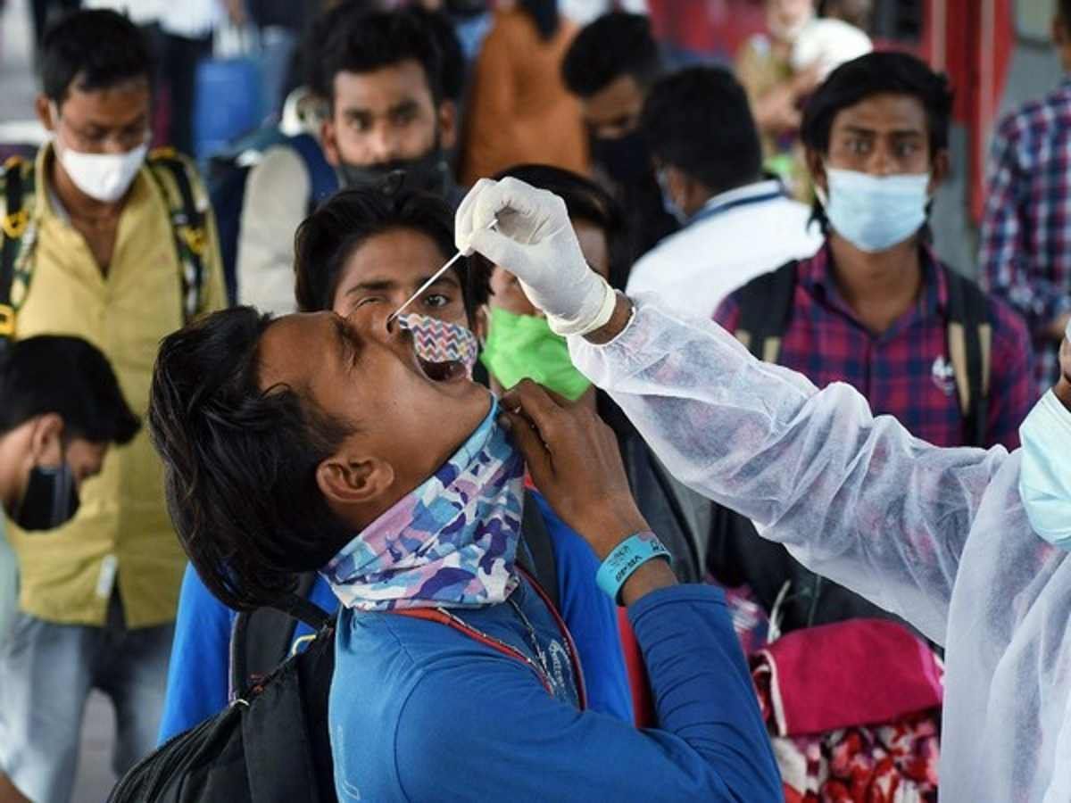 Corona Update: दिल्ली और महाराष्ट्र में कोरोना के लगातार बढ़ते मामलों ने डराया, पिछले 24 घंटों में देश में आए 12,781 मामले