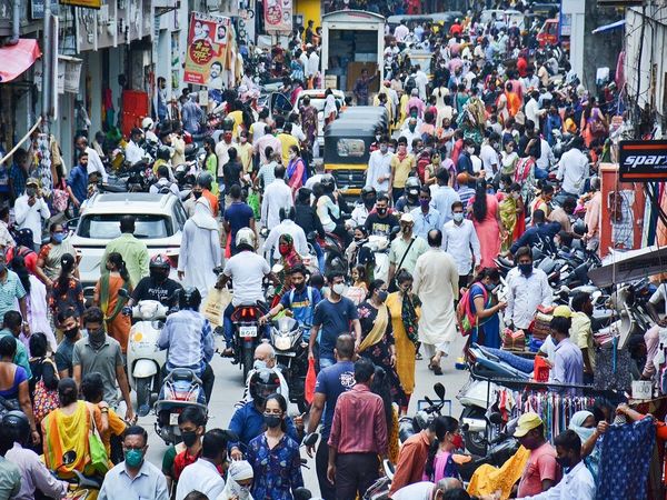 corona pandemic wave,Second wave of corona epidemic, fear of third wave of corona epidemic, Dr. Randeep Guleria, Dr. VK Paul, cause of corona epidemic due to corona wave