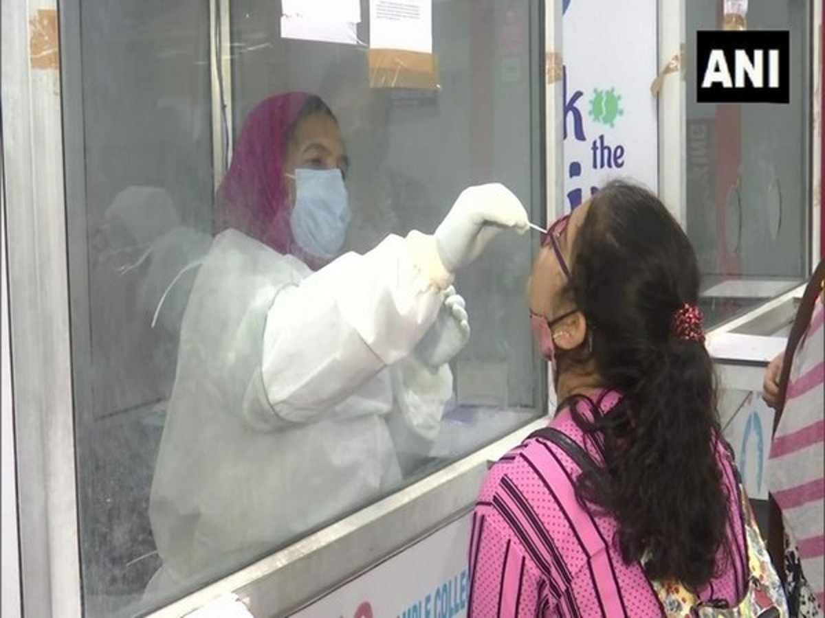 Corona Update: पिछले 24 घंटों में देश में सामने आए कोरोना के 13,216 नए मामले, 23 मरीजों की गई जान