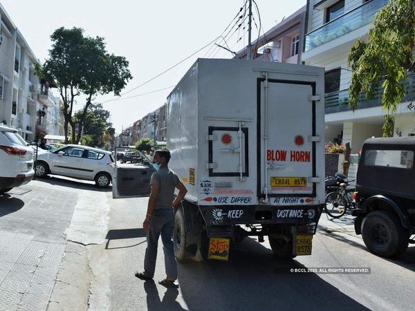 Commercial vehicle without RFID tag
