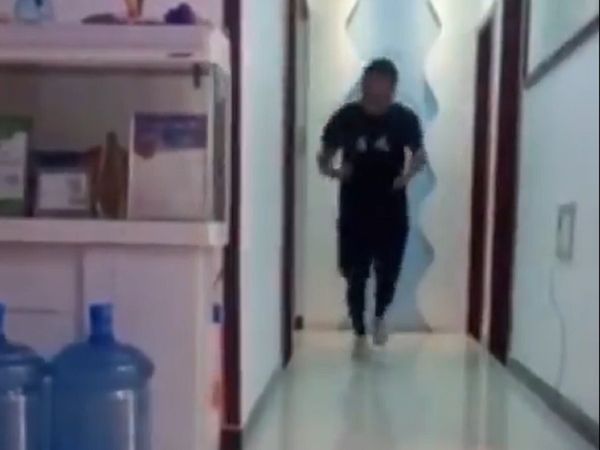 coronavirus Chinese man runs over 31 mile in house amid lockdown to stay healthy watch video