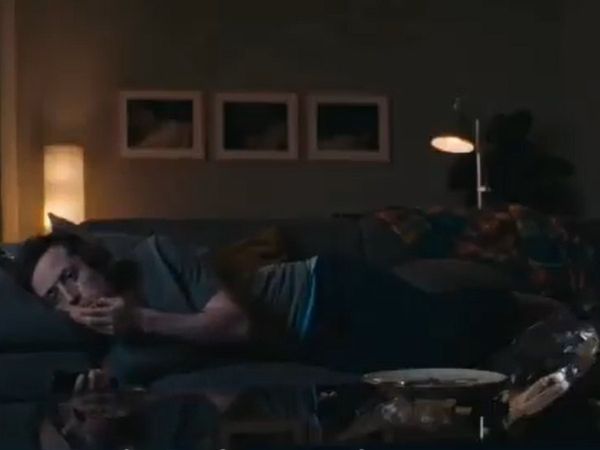  ये कोविड काल है! आलसी लोग हैं हीरो! कुछ-कुछ यही कहता है ये जर्मन एड [Video]