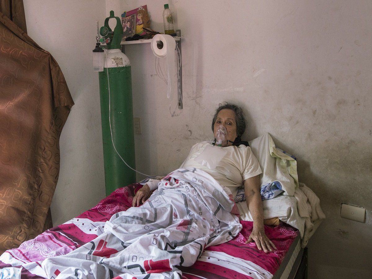 कोरोना होने पर हो रही है सांस की दिक्कत, तो सबसे पहले करें ये काम, जानें डॉक्टर की राय